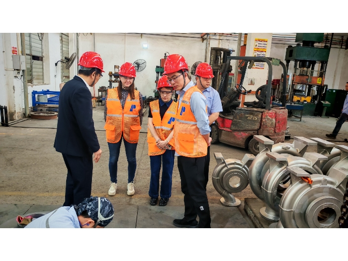 Visite du Client et échange technique - Focus sur la coulée en acier inoxydable de haute qualité